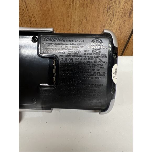Energizer CHDC8 Ni-MH Battery Charger for 4 AA & AAA Batteries - Picture 4 of 4